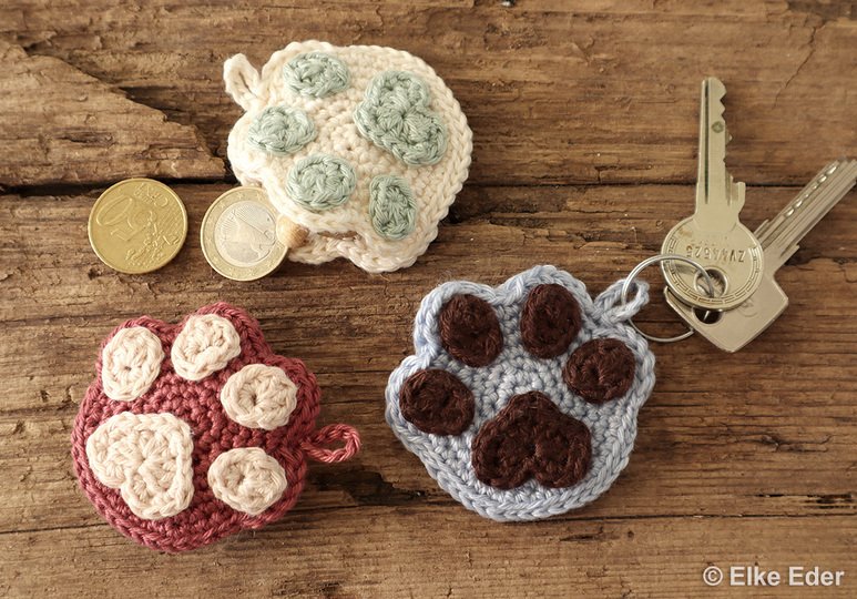 Taschenbaumler "Pfötchen" - Eurotäschchen, Schlüsselanhänger, Applikation