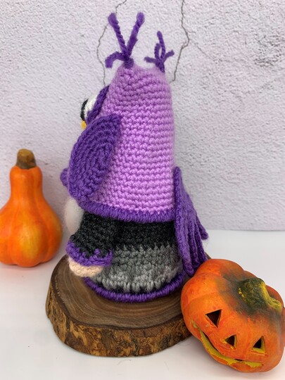 Crochet pattern halloween gnome owl