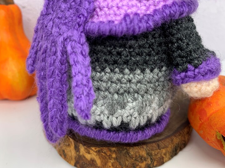 Crochet pattern halloween gnome owl