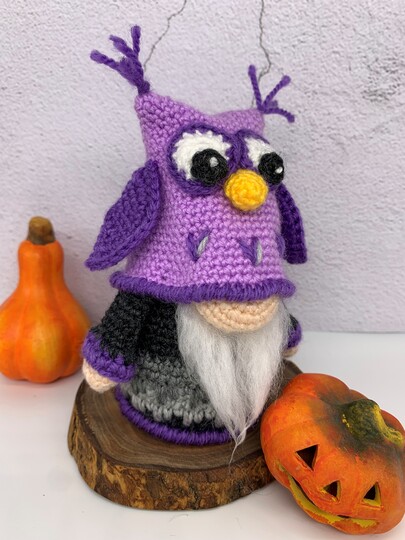 Crochet pattern halloween gnome owl