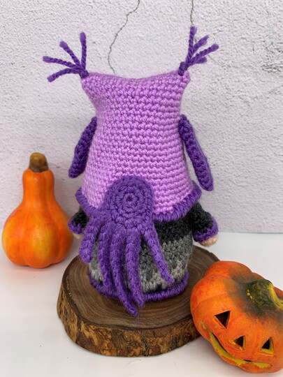 Crochet pattern halloween gnome owl