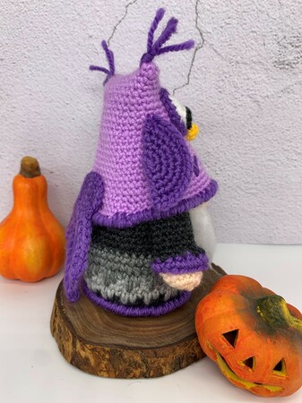 Crochet pattern halloween gnome owl