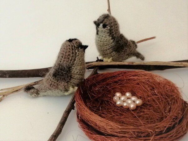 Realistischer Spatz. Gehäkelter Vogel. Häkelanleitung