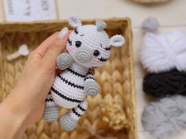 Safari Zebra Häkelanleitung Amigurumi PDF