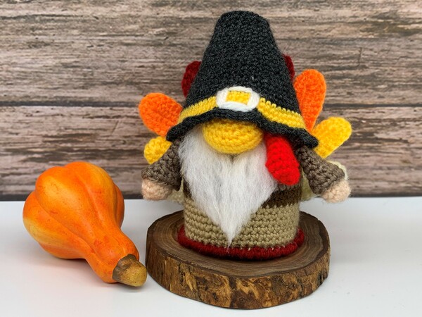 Crochet pattern pilgrim turkey gnome