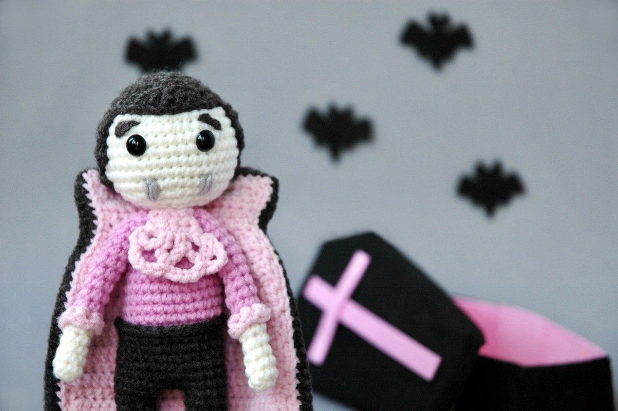 Halloween Amigurumi Häkelanleitung Vincenzo der Vampir - Bild 4