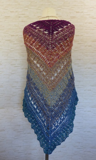 Fuanito, my little darling Crochet pattern for a triangular shawl