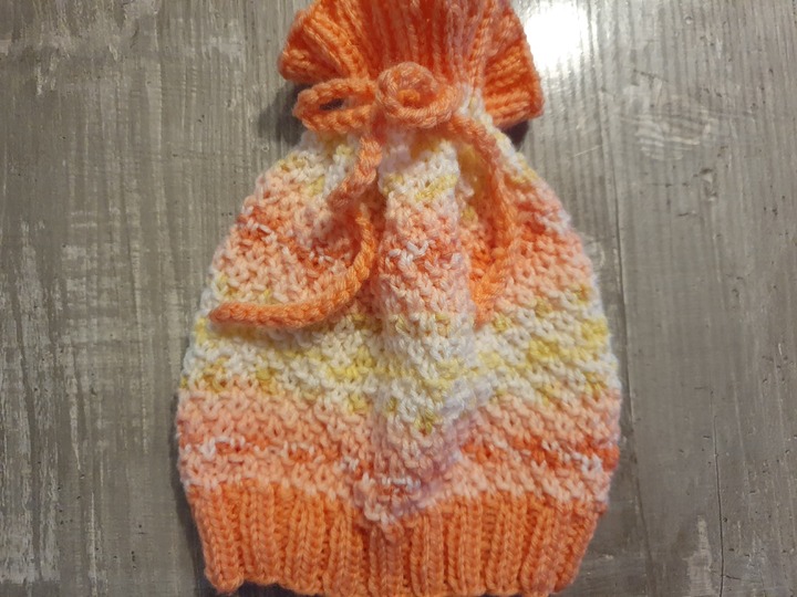 Strickanleitung Babymütze mit Kordel zum Zusammenziehen in zwei Größen!