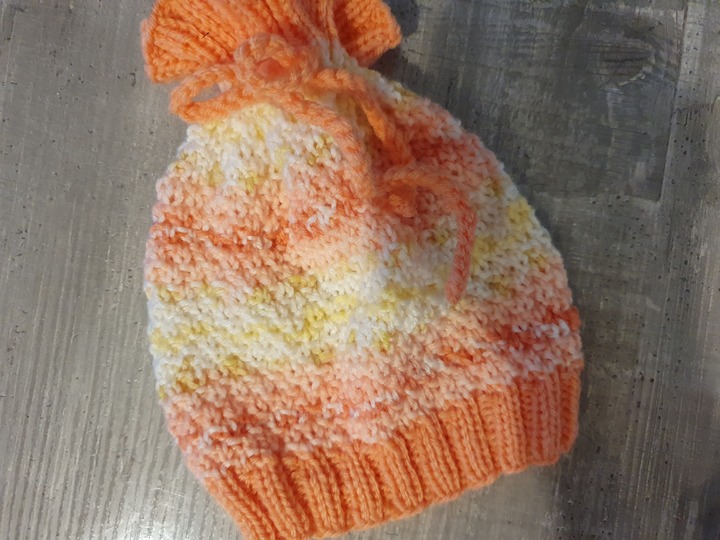 Strickanleitung Babymütze mit Kordel zum Zusammenziehen in zwei Größen!