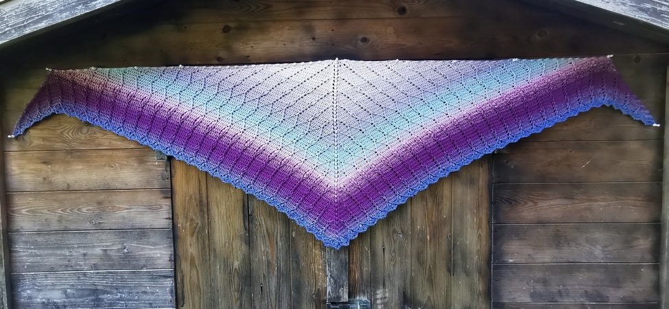 "Malawi" flat triangular scarf - crochet pattern