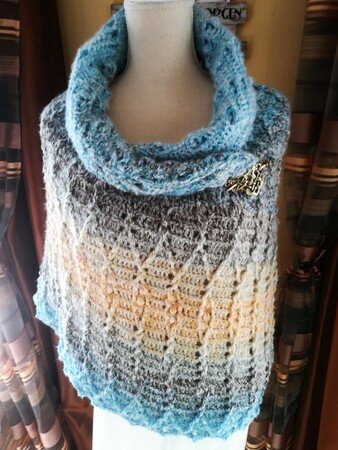 "Malawi" flat triangular scarf - crochet pattern