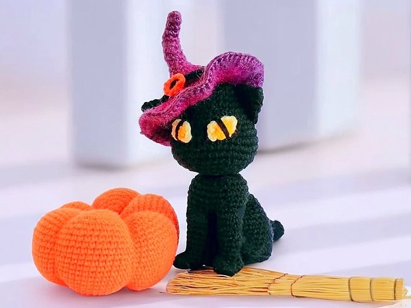 Black cat. Halloween decor. Crochet pattern