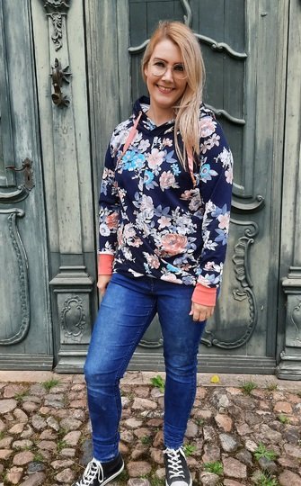 Schnittmuster Pullover/Hoodie mit Twist am Saum Damen Gr. 32 - 62