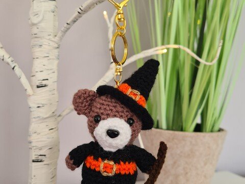 Häkelanleitung Schlüsselanhänger Hexer Bärchen