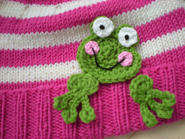 knitted baby hat, 3 sizes, crochet applications