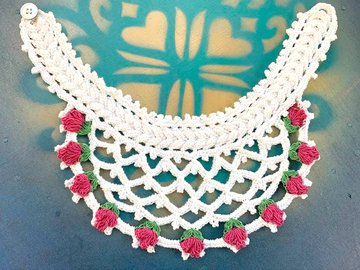 Collier mit Blumen