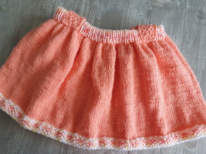 Strickanleitung Baby Röckchen ohne Seitennaht Größe 62/68!