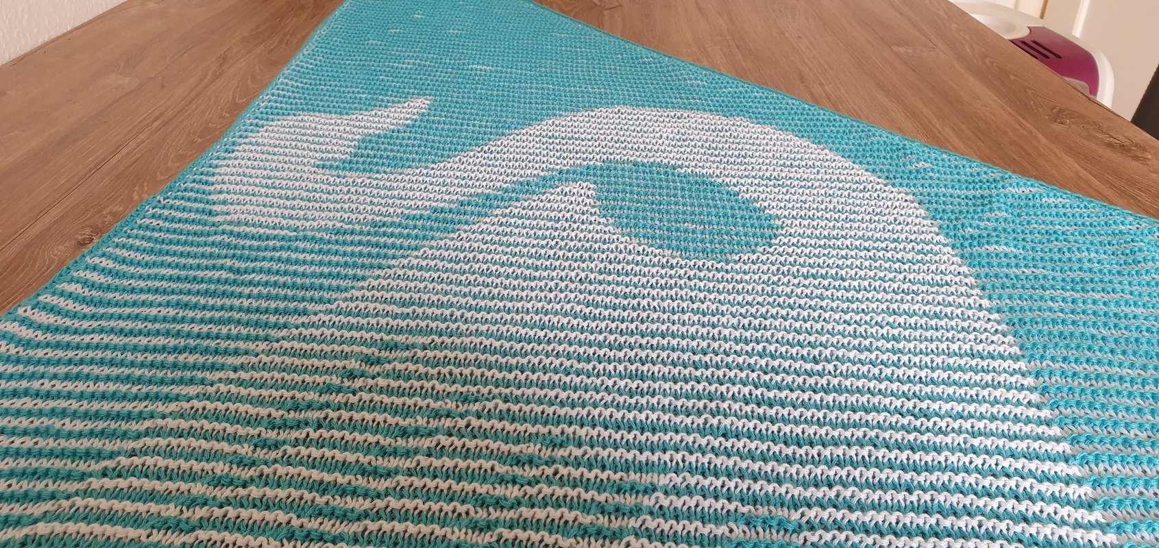 Swan, Shadow Knitting, Illusion Knitting, Motif Shawl - Image 6