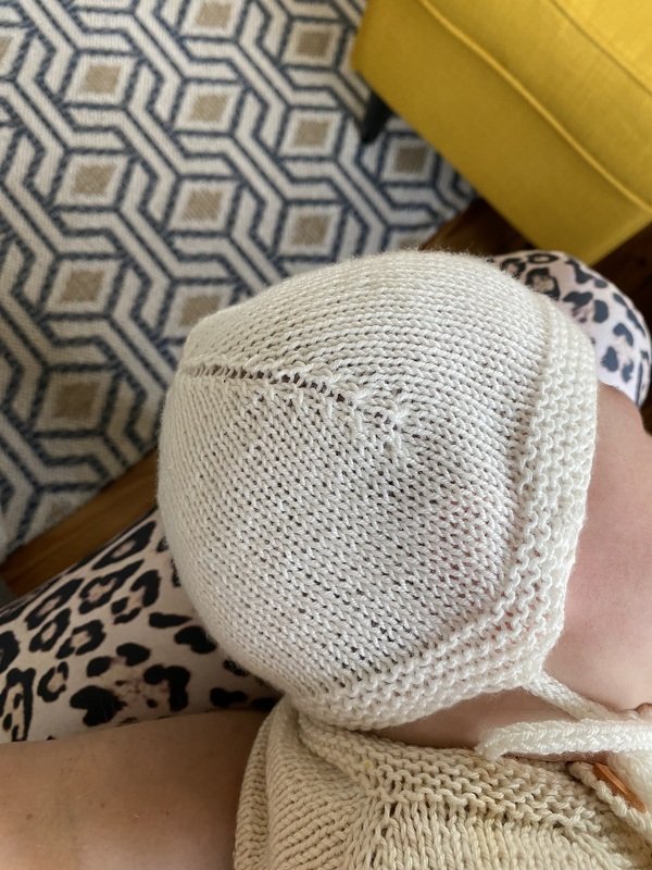 Strickanleitung | Fridas Schlüttli mit Mütze