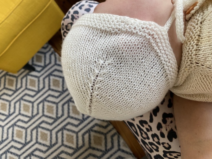 Strickanleitung | Fridas Schlüttli mit Mütze