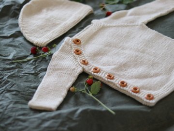 Strickanleitung | Fridas Schlüttli mit Mütze