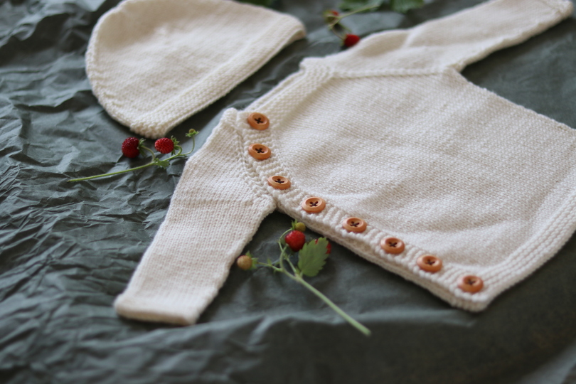 Strickanleitung | Fridas Schlüttli mit Mütze