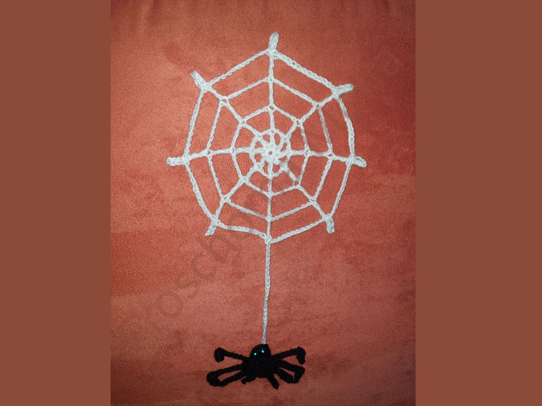 Applikation Spinnennetz und Spinne „Blacky“ Häkelanleitung Spinnwebe häkeln