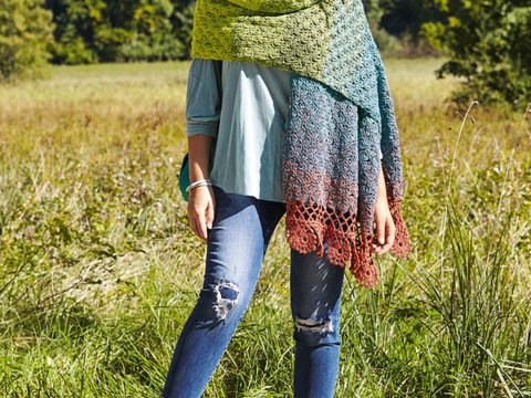 Häkelanleitung: Häkeltuch in Regenbogenfarben mit hübschen Borten