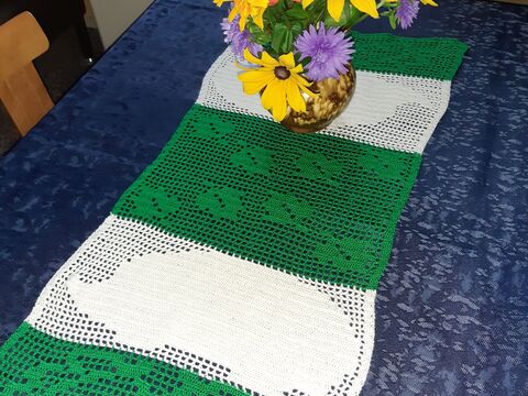 Tischläufer Herbst "Igel im Blätterlaub" häkeln