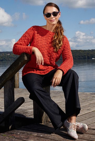 Häkelanleitung: Ziegelroter Pullover mit Muschel-Muster