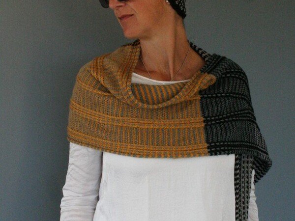 Ritta shawl - beginner friendly wrap knitting pattern unisex neckwarmer