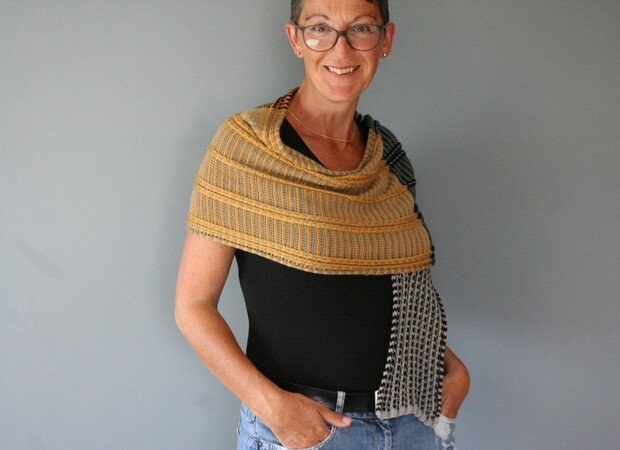 Ritta shawl - beginner friendly wrap knitting pattern unisex neckwarmer