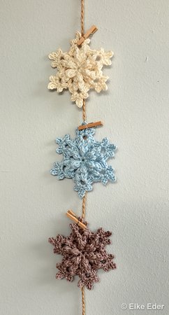 Schneeflocke "Jule" Relief Variante 2 - Winterdeko, Baumschmuck, Anhänger
