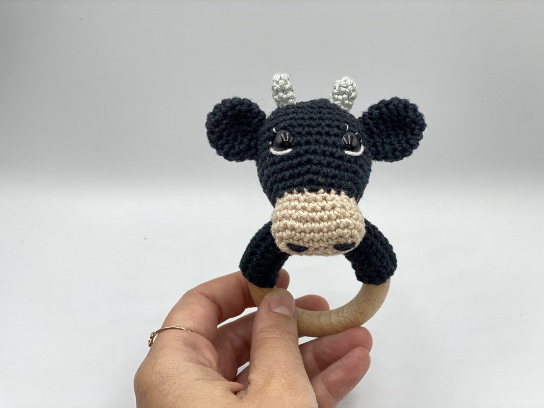 Crochet Pattern - Baby rattle / Teething ring - Cow