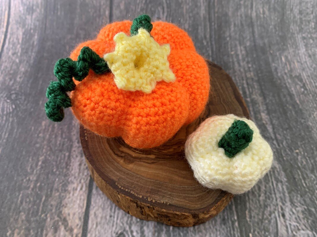 Crochet pattern for 6 pumpkins - Image 3