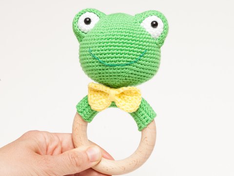 Crochet frog rattle pattern, frog teether pattern