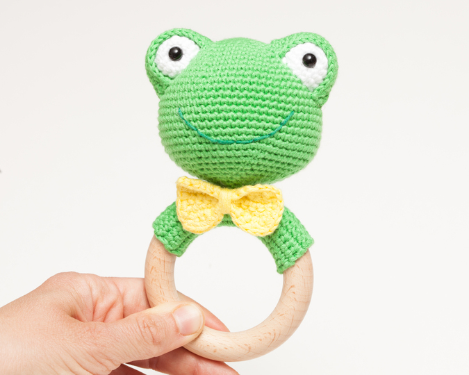 Crochet frog rattle pattern, frog teether pattern