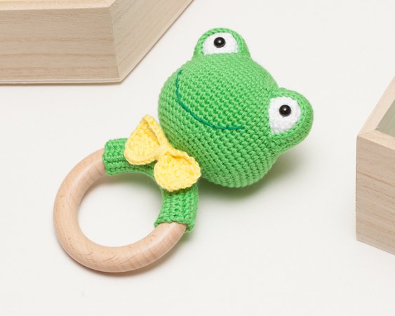 Crochet frog rattle pattern, frog teether pattern