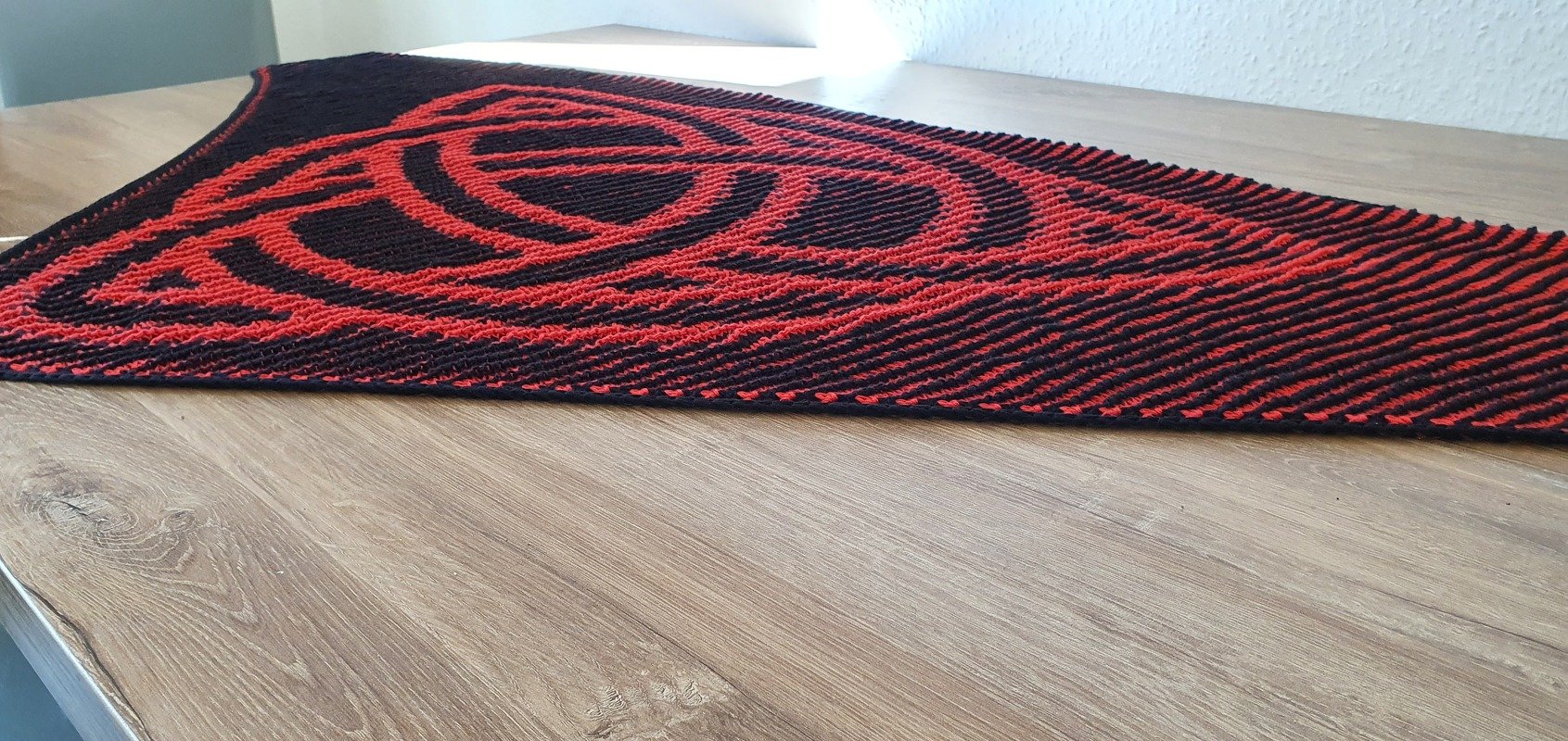 Celtic Knot, Shadow Knitting, Illusion Knitting, Motif Shawl - Image 2