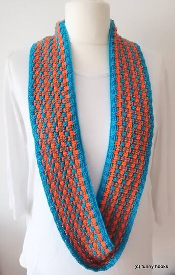 Perfo Loop - a simple loop/cowl  with a great effect