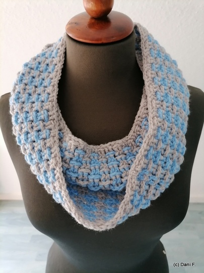 Perfo Loop - a simple loop/cowl  with a great effect