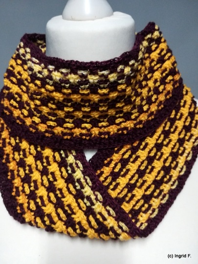 Perfo Loop - a simple loop/cowl  with a great effect
