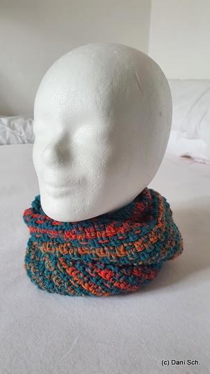 Perfo Loop - a simple loop/cowl  with a great effect