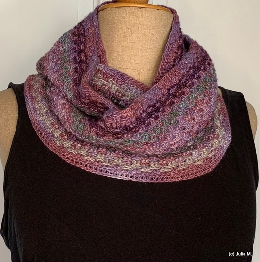 Perfo Loop - a simple loop/cowl  with a great effect