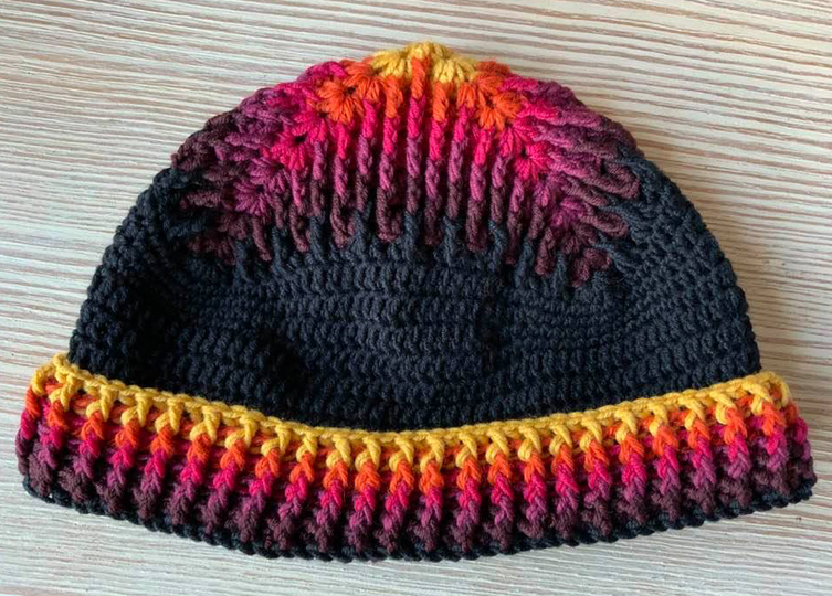 Mütze "Sumendi" mit Spitze