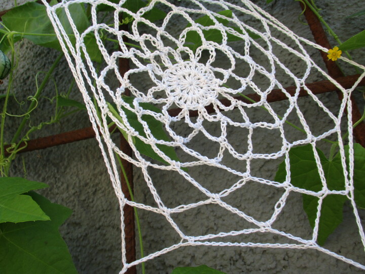 Häkelanleitung Spinnennetz