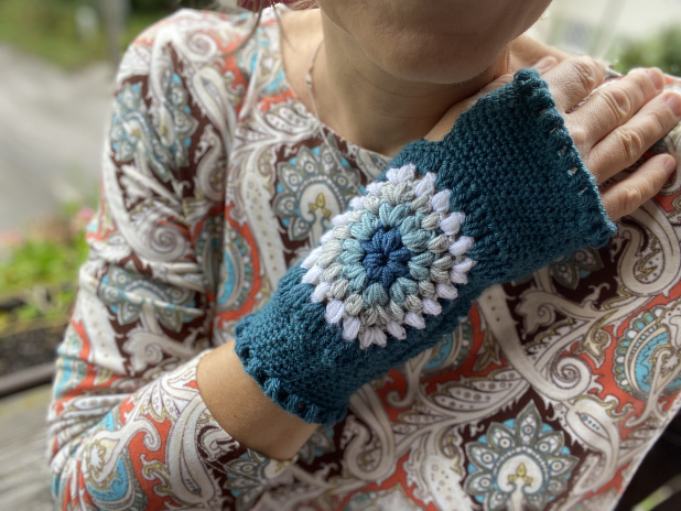 Anleitung Gehäkelte Handstulpen "Boho Summer" - Bild 2