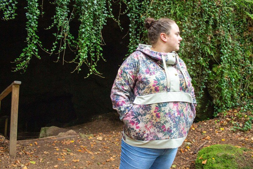 Schnittmuster Windbreaker mit Kapuze und Bauchtasche Damen Gr. 32 - 62