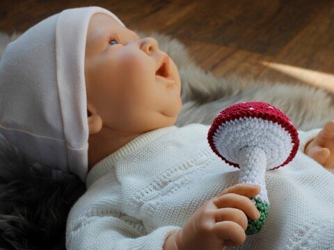 Häkelanleitung Babyrassel Fliegenpilz