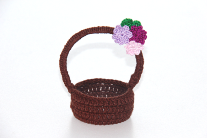 Easter Eggs basket of flowers Crochet Pattern